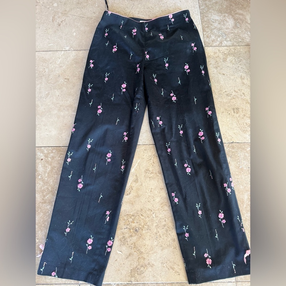 Island Republic, ladies, size 6, cotton pants, exc condition, black/ pink roses - Picture 4 of 14